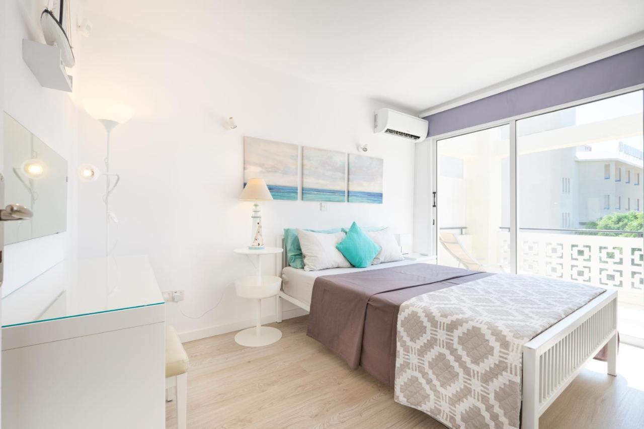 Seaview 3 Bedroom Kings Road Penthouse * Pafos
