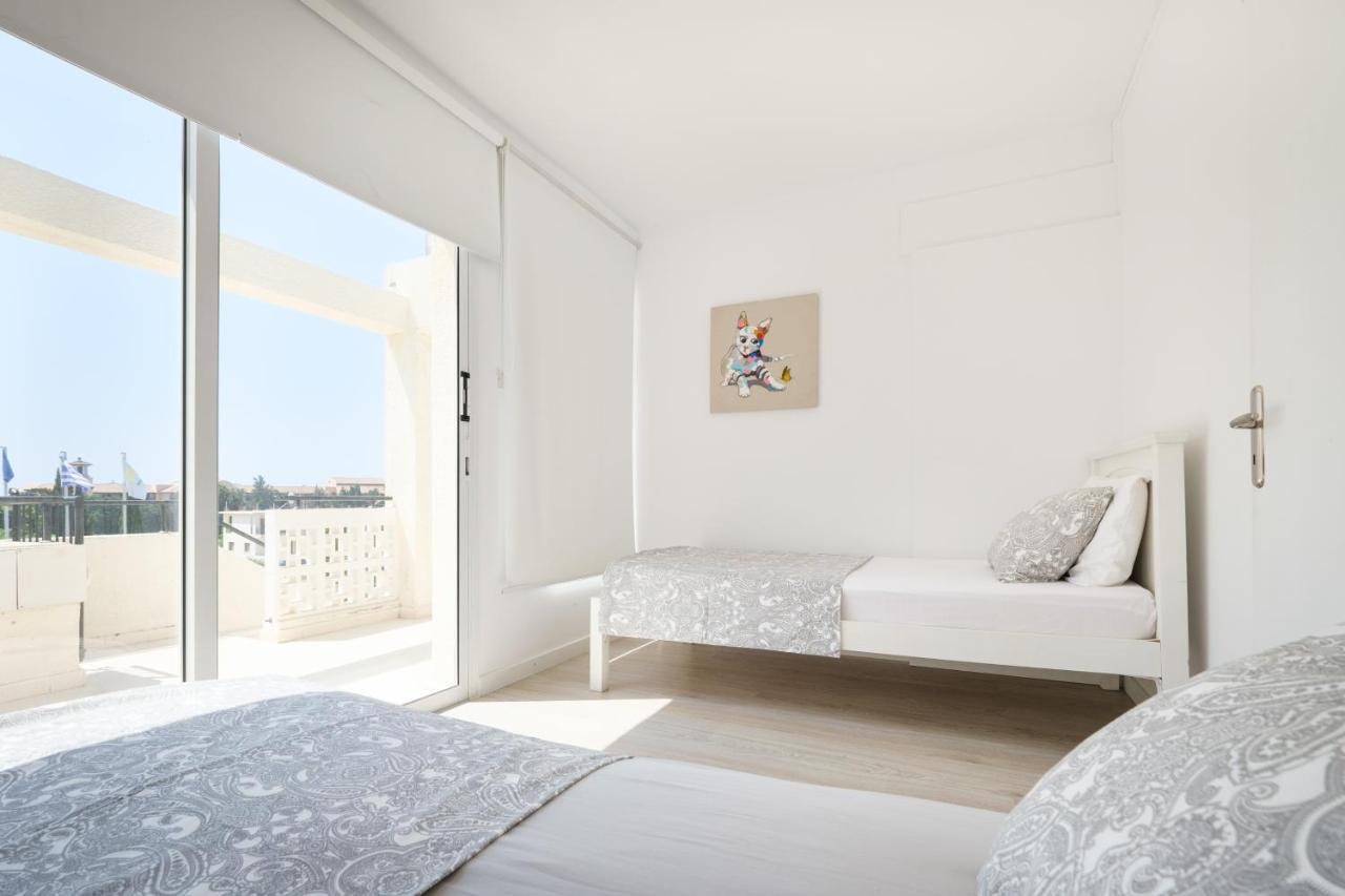 Seaview 3 Bedroom Kings Road Penthouse Apartament *