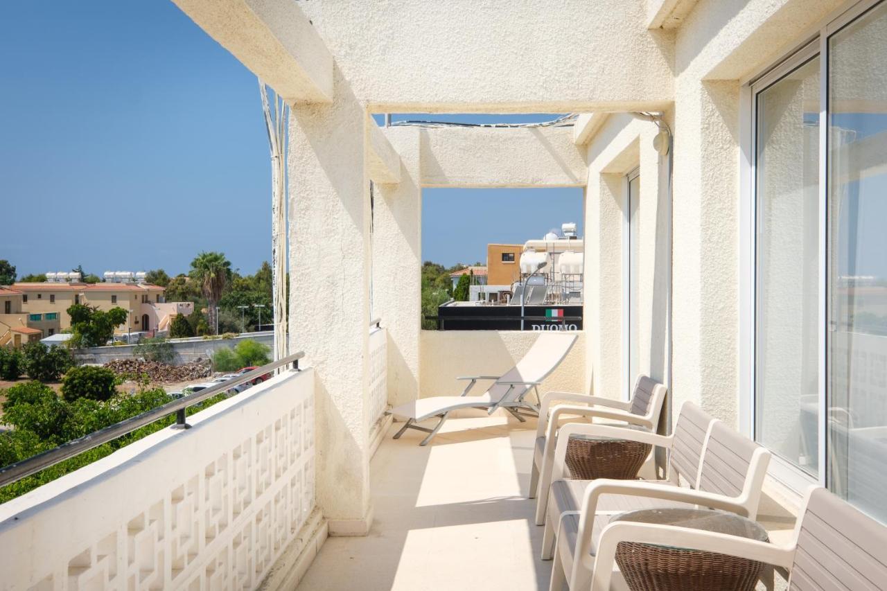Seaview 3 Bedroom Kings Road Penthouse * Pafos