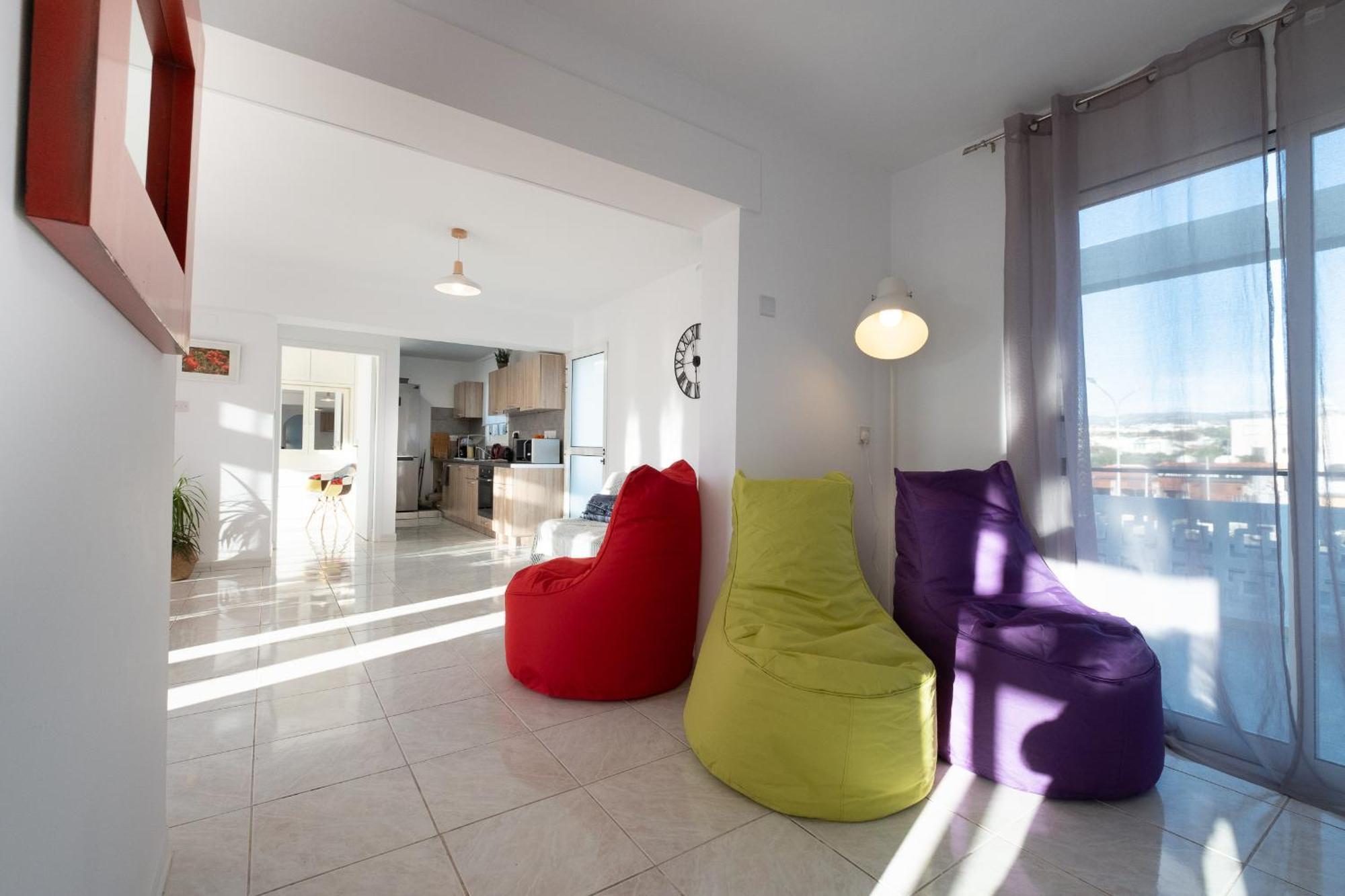Seaview 3 Bedroom Kings Road Penthouse Apartament *